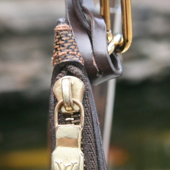 LOUIS VUITTON DAMIER EBENE CLUTCH POCHETTE POUCH WRISTLET MM/GM 100% AUTHENTIC - Picture 7 of 11